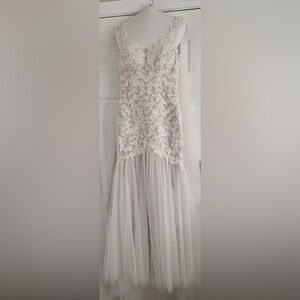 David's Bridal Ivory Lace & Tulle Wedding Dress